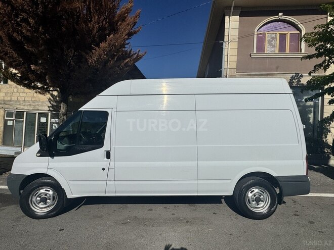 Ford Transit-6
