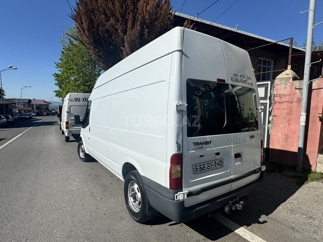 Ford Transit-5