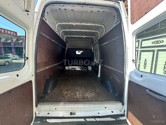 Ford Transit-7