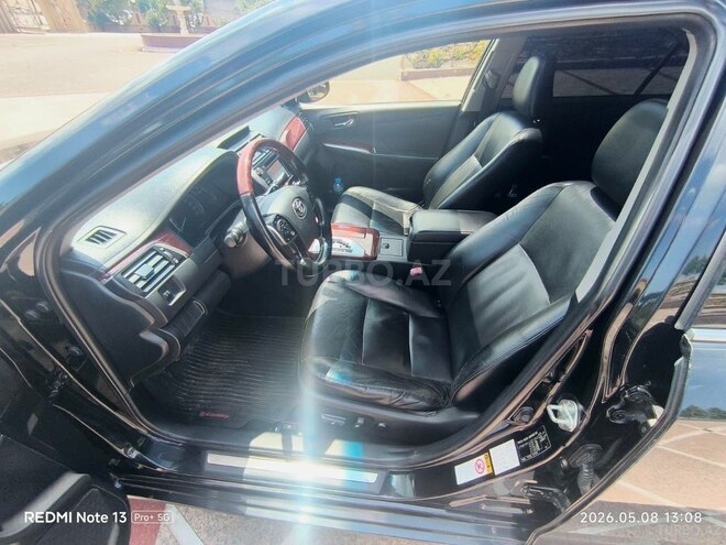 Toyota Camry-15