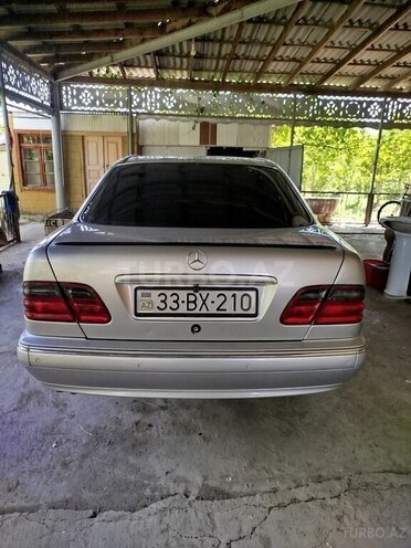 Mercedes E 240-9