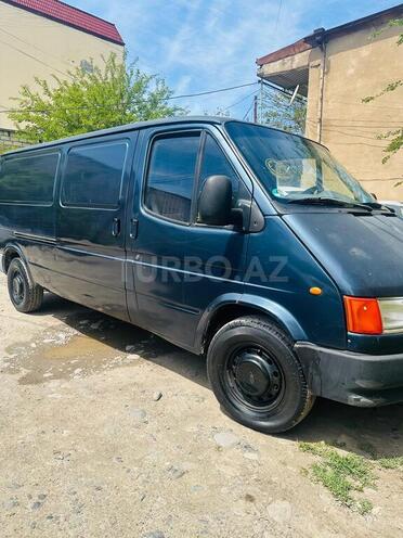 Ford Transit-3