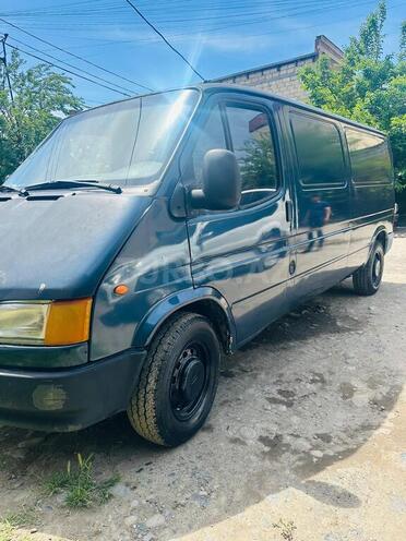 Ford Transit-4