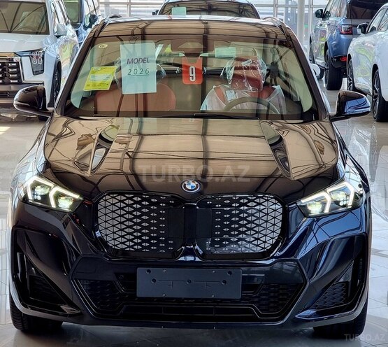 BMW iX1-8