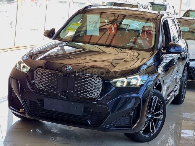 BMW iX1-9