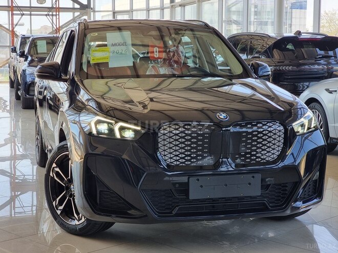 BMW iX1-1