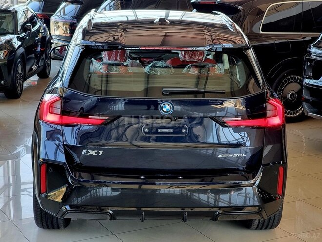 BMW iX1-15