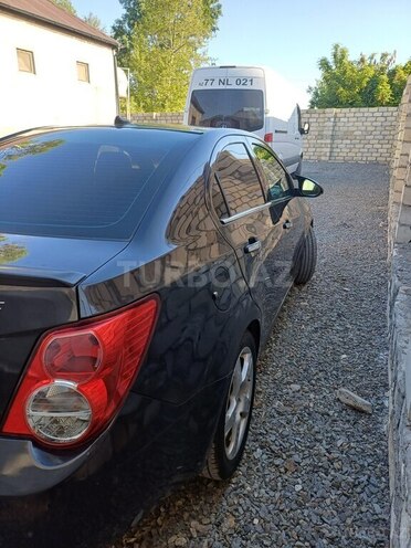 Chevrolet Sonic-5