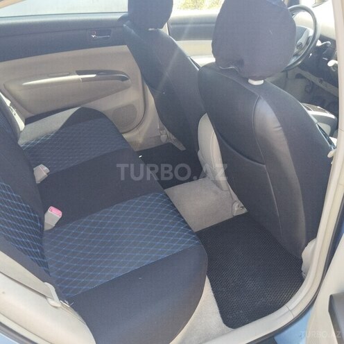 Toyota Prius-11