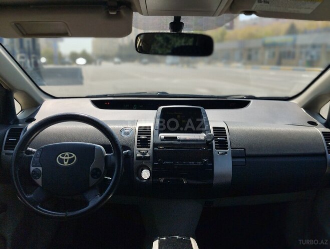 Toyota Prius-10