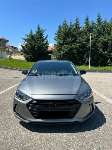 Hyundai Elantra-1