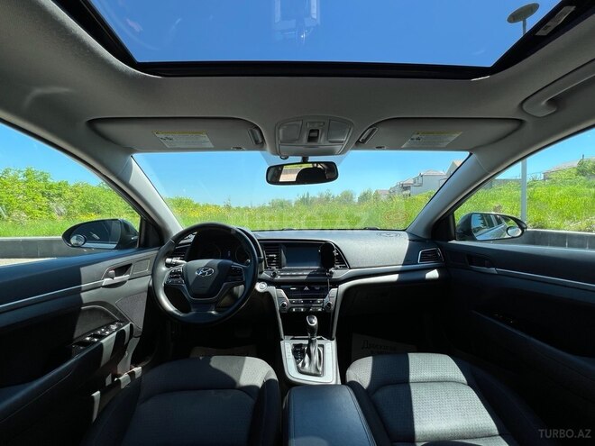 Hyundai Elantra-7