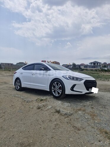 Hyundai Avante-3