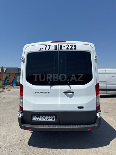 Ford Transit-4