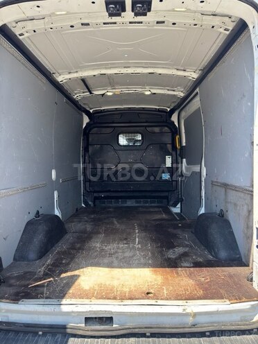 Ford Transit-8