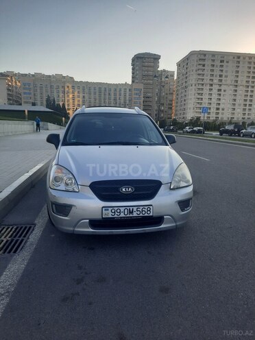 Kia Carens-1
