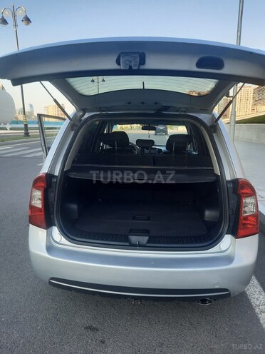 Kia Carens-4