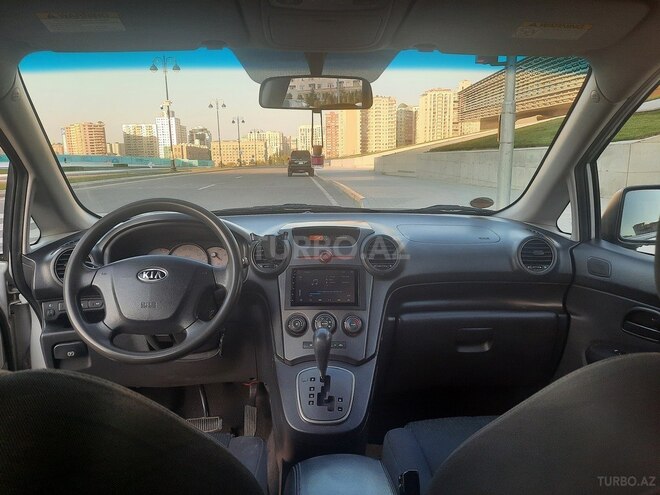 Kia Carens-6