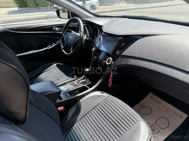 Hyundai Sonata-6