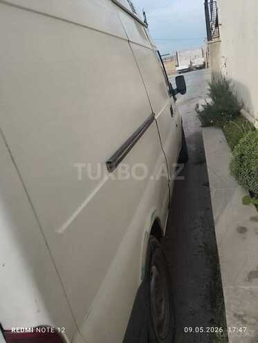 Ford Transit-4