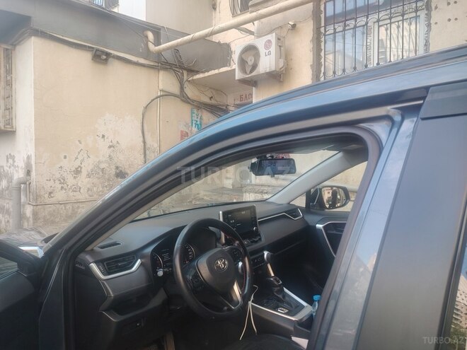Toyota RAV4-6