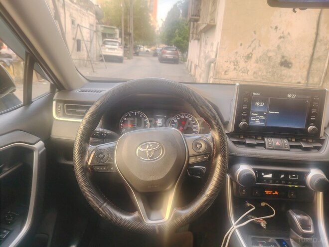 Toyota RAV4-5