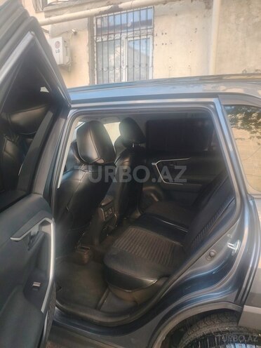 Toyota RAV4-9