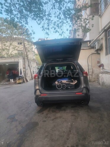 Toyota RAV4-10