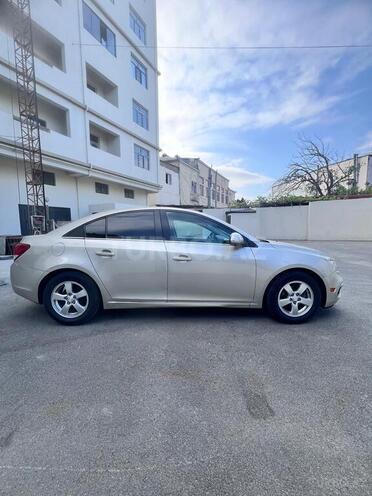 Chevrolet Cruze-12