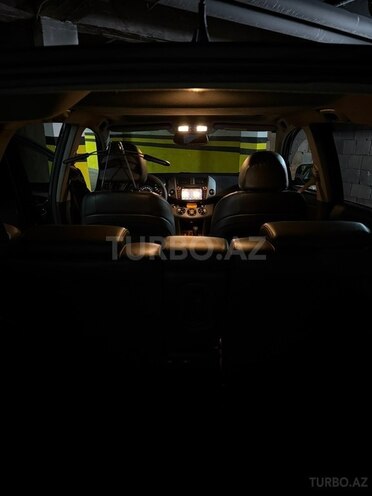Toyota RAV4-9