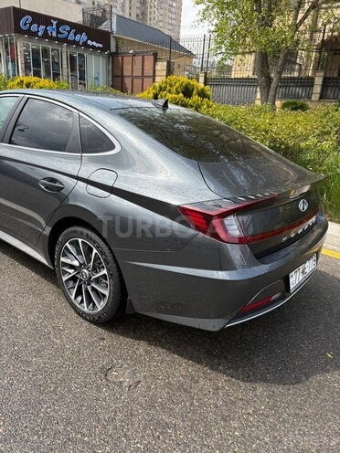 Hyundai Sonata-20