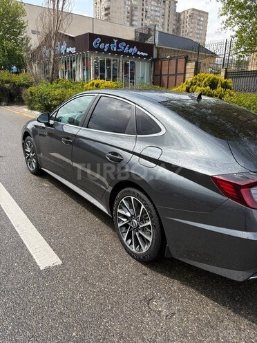 Hyundai Sonata-16
