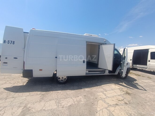 Ford Transit-8