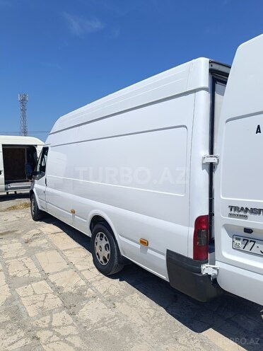 Ford Transit-5