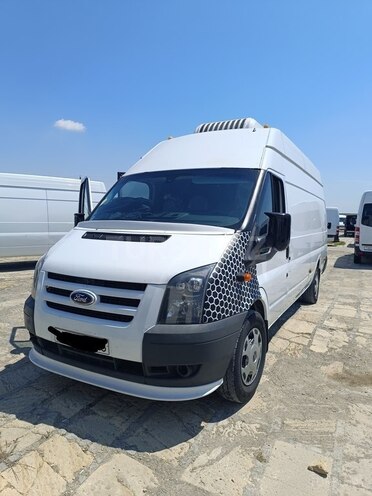 Ford Transit-3
