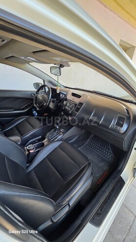Kia Cerato-5
