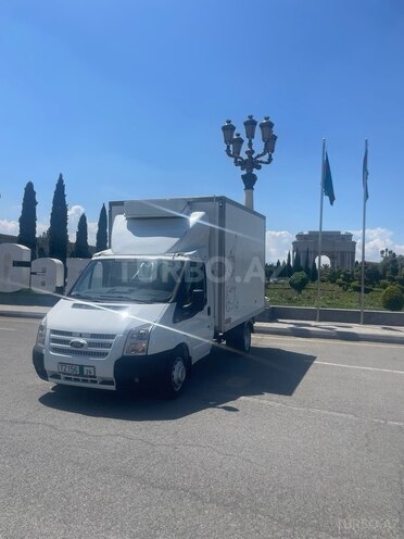 Ford Transit-6