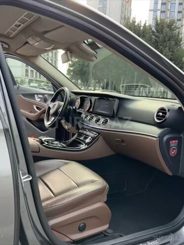 Mercedes E 220 d-17