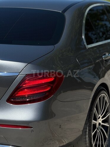 Mercedes E 220 d-11