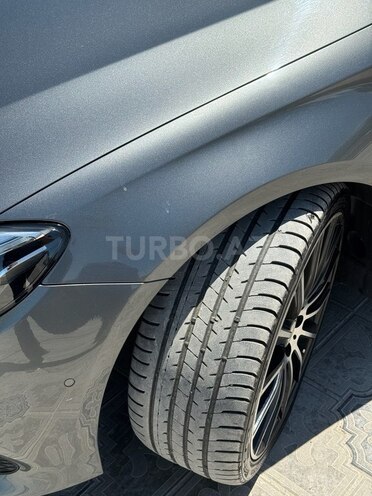 Mercedes E 220 d-14