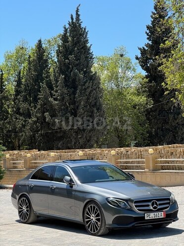 Mercedes E 220 d-5