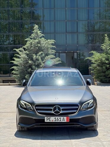 Mercedes E 220 d-2