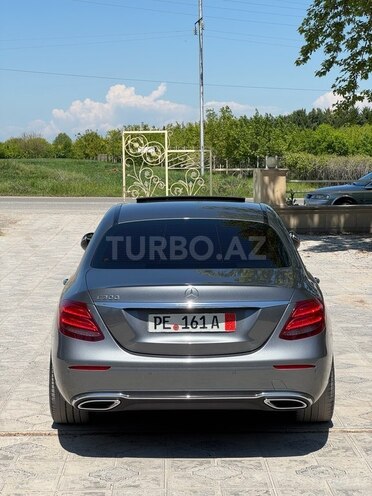 Mercedes E 220 d-9
