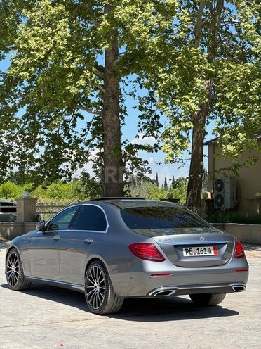 Mercedes E 220 d-10