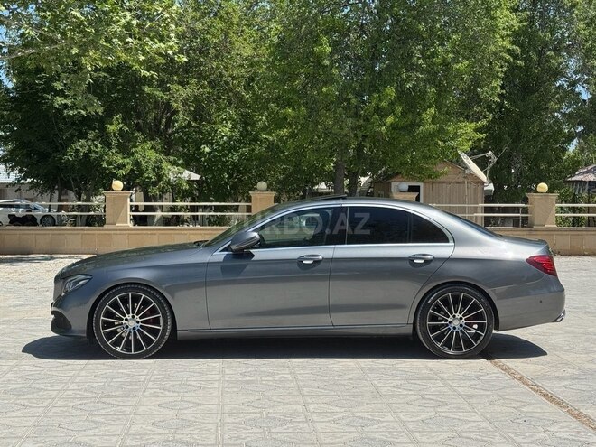 Mercedes E 220 d-7