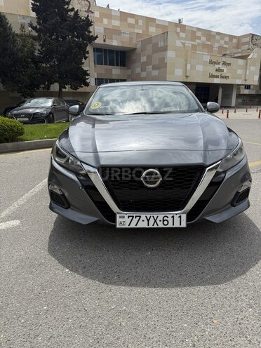 Nissan Altima-2