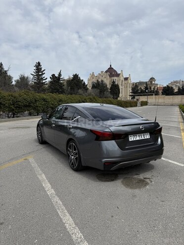Nissan Altima-3