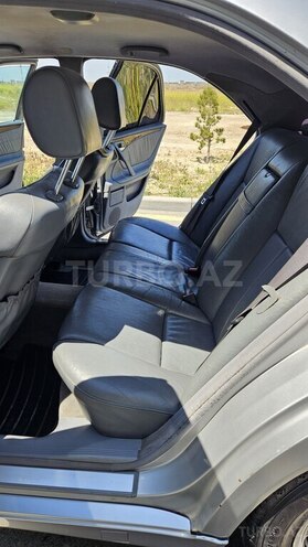 Mercedes E 240-4