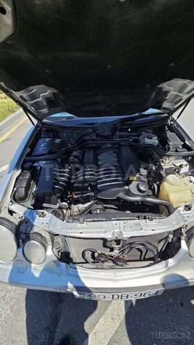 Mercedes E 240-9