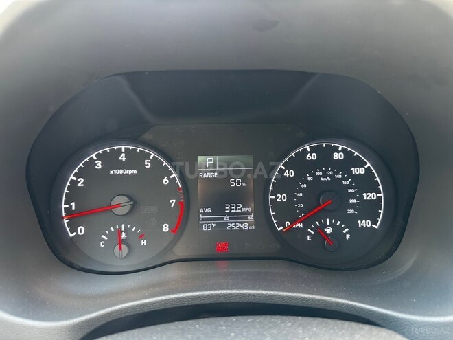 Hyundai Accent-5